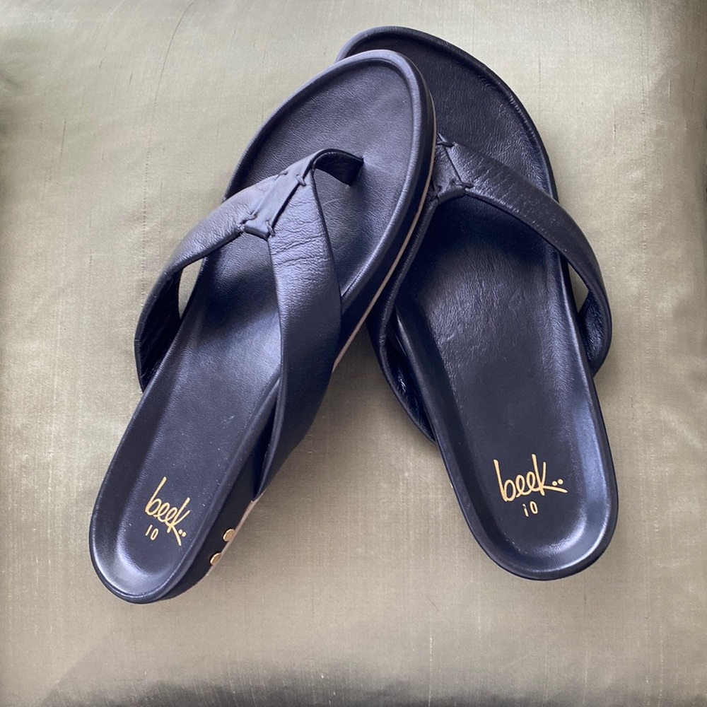 Beek Ani black leather flip flop size 10 New- not in box